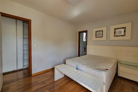 Apartamento à venda com 120m², 3 quartos e 2 vagasSuíte