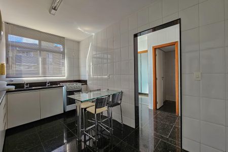 Apartamento à venda com 120m², 3 quartos e 2 vagasCozinha