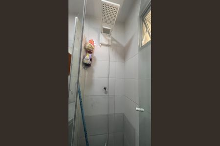 Banheiro de apartamento à venda com 2 quartos, 55m² em Centro, Campinas