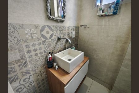 Apartamento à venda com 69m², 2 quartos e 1 vaga Apartamento à venda com 69m², 2 quartos e 1 vagaBanheiro da Suíte