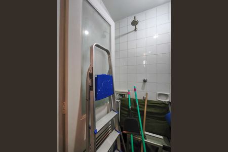 Apartamento à venda com 69m², 2 quartos e 1 vaga Apartamento à venda com 69m², 2 quartos e 1 vagaBanheiro de serviço