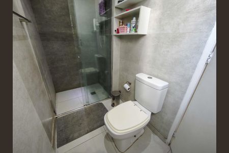 Apartamento à venda com 69m², 2 quartos e 1 vaga Apartamento à venda com 69m², 2 quartos e 1 vagaBanheiro da Suíte