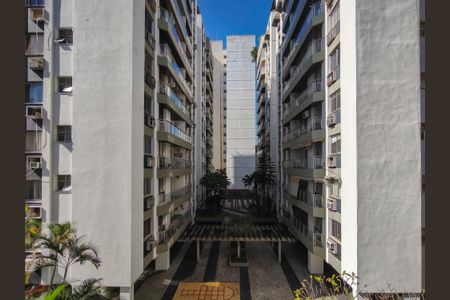 Apartamento à venda com 69m², 2 quartos e 1 vaga Apartamento à venda com 69m², 2 quartos e 1 vagaVista da Sala