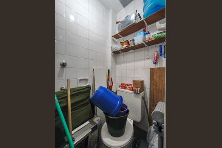 Apartamento à venda com 69m², 2 quartos e 1 vaga Apartamento à venda com 69m², 2 quartos e 1 vagaBanheiro de serviço