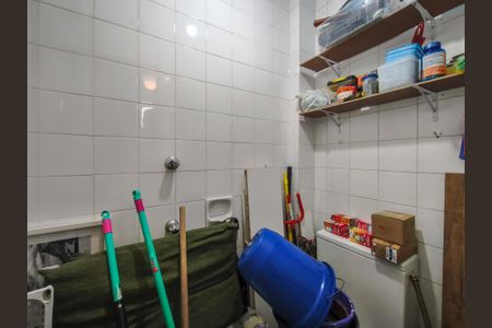 Apartamento à venda com 69m², 2 quartos e 1 vaga Apartamento à venda com 69m², 2 quartos e 1 vagaBanheiro de serviço