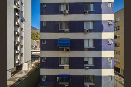 Apartamento à venda com 69m², 2 quartos e 1 vaga Apartamento à venda com 69m², 2 quartos e 1 vagaVista do Quarto