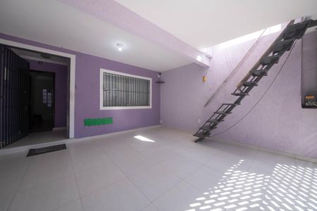 Casa à venda com 108m², 3 quartos e 2 vagasÁrea Externa