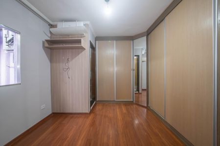 Casa à venda com 108m², 3 quartos e 2 vagasSuíte