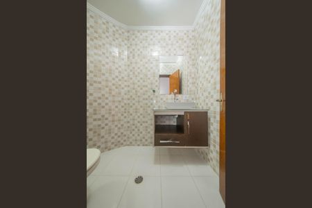 Casa à venda com 108m², 3 quartos e 2 vagasBanheiro