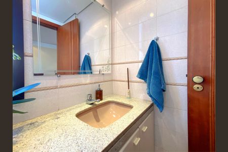 Apartamento à venda com 130m², 4 quartos e 2 vagasLavabo da Sala