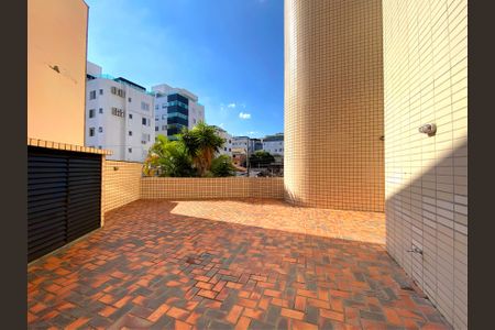 Apartamento à venda com 130m², 4 quartos e 2 vagasÁrea comum -  Pátio