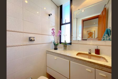 Apartamento à venda com 130m², 4 quartos e 2 vagasLavabo da Sala