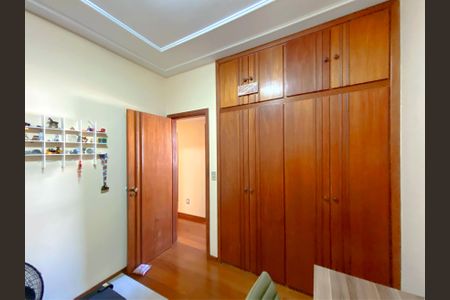 Apartamento à venda com 130m², 4 quartos e 2 vagasQuarto 3