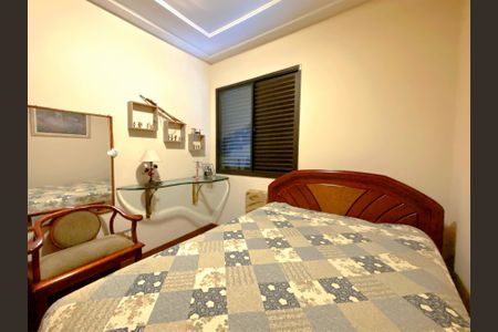 Apartamento à venda com 130m², 4 quartos e 2 vagasQuarto 2