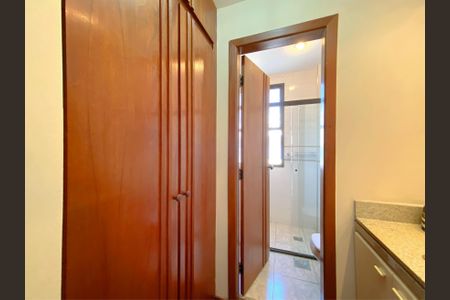 Apartamento à venda com 130m², 4 quartos e 2 vagasBanheiro