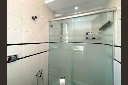 Apartamento à venda com 130m², 4 quartos e 2 vagasBanheiro da Suíte