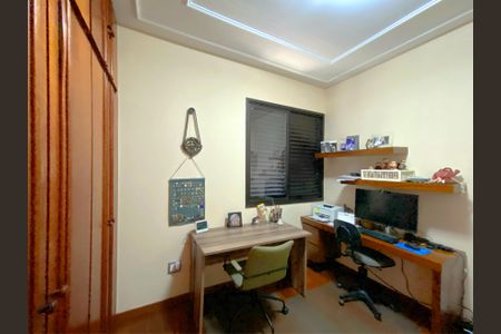 Apartamento à venda com 130m², 4 quartos e 2 vagasQuarto 3