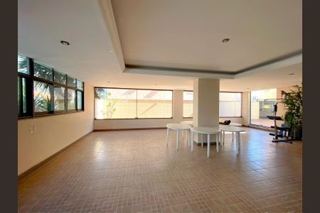 Apartamento à venda com 130m², 4 quartos e 2 vagasÁrea comum - Salão de festas