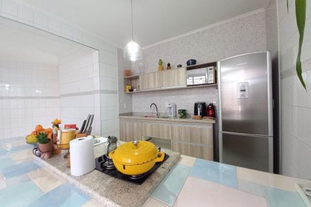 Casa à venda com 180m², 6 quartos e 2 vagas Casa à venda com 180m², 6 quartos e 2 vagasCozinha