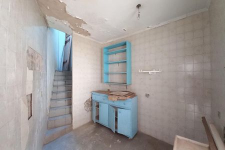 Casa à venda com 180m², 6 quartos e 2 vagas Casa à venda com 180m², 6 quartos e 2 vagasEdícula