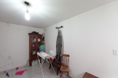 Casa à venda com 180m², 6 quartos e 2 vagas Casa à venda com 180m², 6 quartos e 2 vagasLavanderia