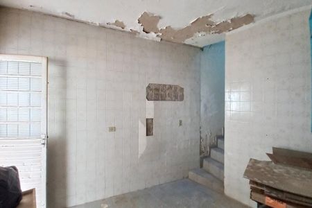 Casa à venda com 180m², 6 quartos e 2 vagas Casa à venda com 180m², 6 quartos e 2 vagasEdícula