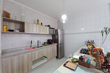 Casa à venda com 180m², 6 quartos e 2 vagas Casa à venda com 180m², 6 quartos e 2 vagasCozinha