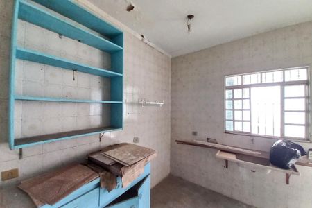Casa à venda com 180m², 6 quartos e 2 vagas Casa à venda com 180m², 6 quartos e 2 vagasEdícula