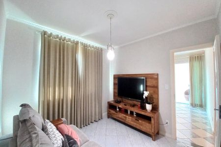 Casa à venda com 180m², 6 quartos e 2 vagas Casa à venda com 180m², 6 quartos e 2 vagasQuarto 1