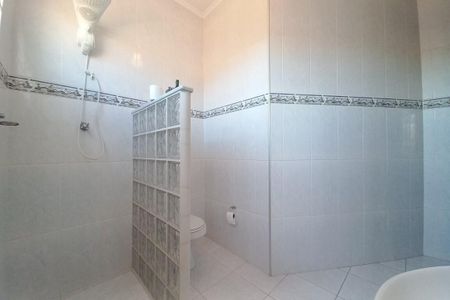 Casa à venda com 180m², 6 quartos e 2 vagas Casa à venda com 180m², 6 quartos e 2 vagasBanheiro da Suíte 2