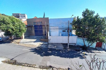 Casa à venda com 180m², 6 quartos e 2 vagas Casa à venda com 180m², 6 quartos e 2 vagasVista da Varanda
