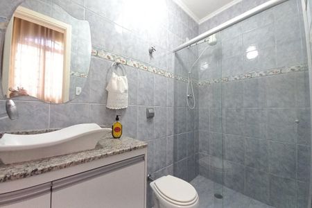 Casa à venda com 180m², 6 quartos e 2 vagas Casa à venda com 180m², 6 quartos e 2 vagasBanheiro