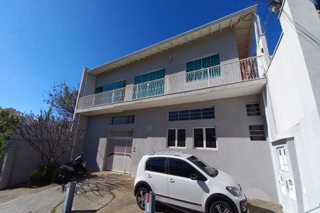 Casa à venda com 180m², 6 quartos e 2 vagas Casa à venda com 180m², 6 quartos e 2 vagasFachada do Prédio