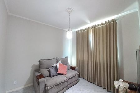 Casa à venda com 180m², 6 quartos e 2 vagas Casa à venda com 180m², 6 quartos e 2 vagasQuarto 1