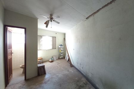 Casa à venda com 180m², 6 quartos e 2 vagas Casa à venda com 180m², 6 quartos e 2 vagasQuarto de Serviço
