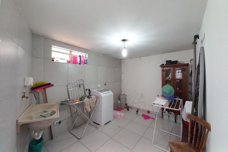 Casa à venda com 180m², 6 quartos e 2 vagas Casa à venda com 180m², 6 quartos e 2 vagasLavanderia