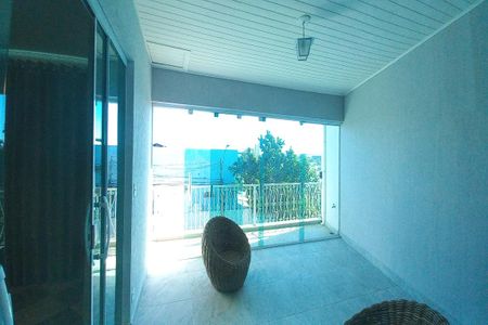 Casa à venda com 180m², 6 quartos e 2 vagas Casa à venda com 180m², 6 quartos e 2 vagasVista da Suíte