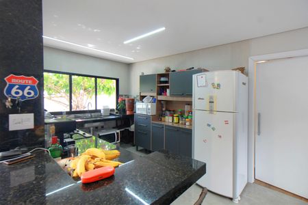 Casa à venda com 350m², 3 quartos e 3 vagasCozinha