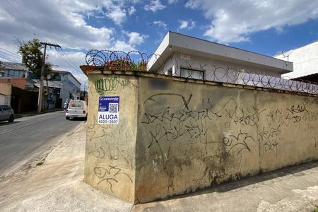 Casa à venda com 350m², 3 quartos e 3 vagasPlaca instalada