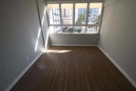 Quarto de apartamento à venda com 1 quarto, 79m² em Centro, Campinas