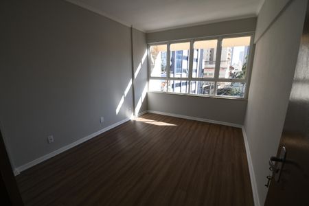 Quarto de apartamento à venda com 1 quarto, 79m² em Centro, Campinas