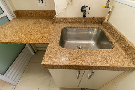 Apartamento para alugar com 48m², 2 quartos e 1 vaga Apartamento para alugar com 48m², 2 quartos e 1 vagaÁrea de Serviço