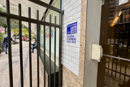 Apartamento à venda com 74m², 2 quartos e sem vaga Apartamento à venda com 74m², 2 quartos e sem vagaPlaca