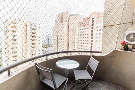 Varanda Sala de apartamento à venda com 1 quarto, 54m² em Alphaville Industrial, Barueri