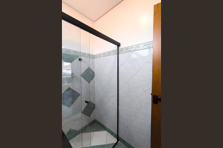 Casa de condomínio à venda com 410m², 3 quartos e 4 vagas Casa de condomínio à venda com 410m², 3 quartos e 4 vagasBanheiro da Suíte 2