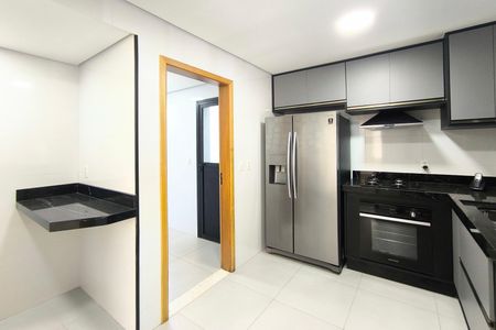 Casa de condomínio à venda com 410m², 3 quartos e 4 vagas Casa de condomínio à venda com 410m², 3 quartos e 4 vagasCozinha