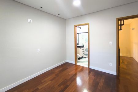 Casa de condomínio à venda com 410m², 3 quartos e 4 vagas Casa de condomínio à venda com 410m², 3 quartos e 4 vagasSuíte 2