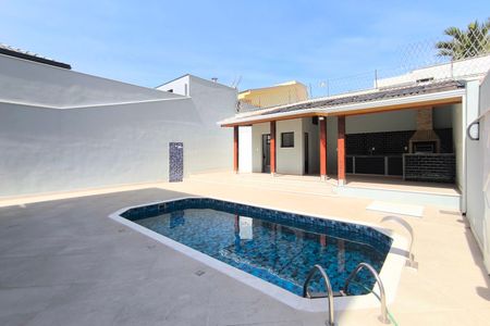 Casa de condomínio à venda com 410m², 3 quartos e 4 vagas Casa de condomínio à venda com 410m², 3 quartos e 4 vagasÁrea comum