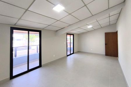 Casa de condomínio à venda com 410m², 3 quartos e 4 vagas Casa de condomínio à venda com 410m², 3 quartos e 4 vagasEspaço Salão