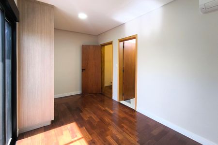 Casa de condomínio à venda com 410m², 3 quartos e 4 vagas Casa de condomínio à venda com 410m², 3 quartos e 4 vagasSuíte 3